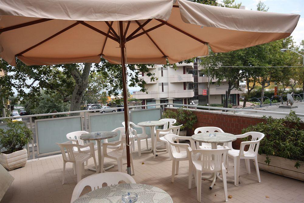 Hotel Sole Mio Rimini Exterior foto