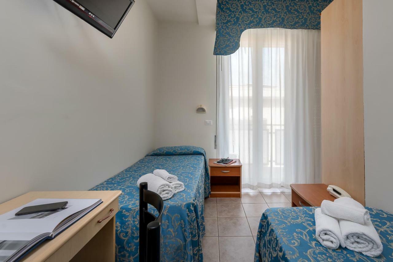 Hotel Sole Mio Rimini Exterior foto